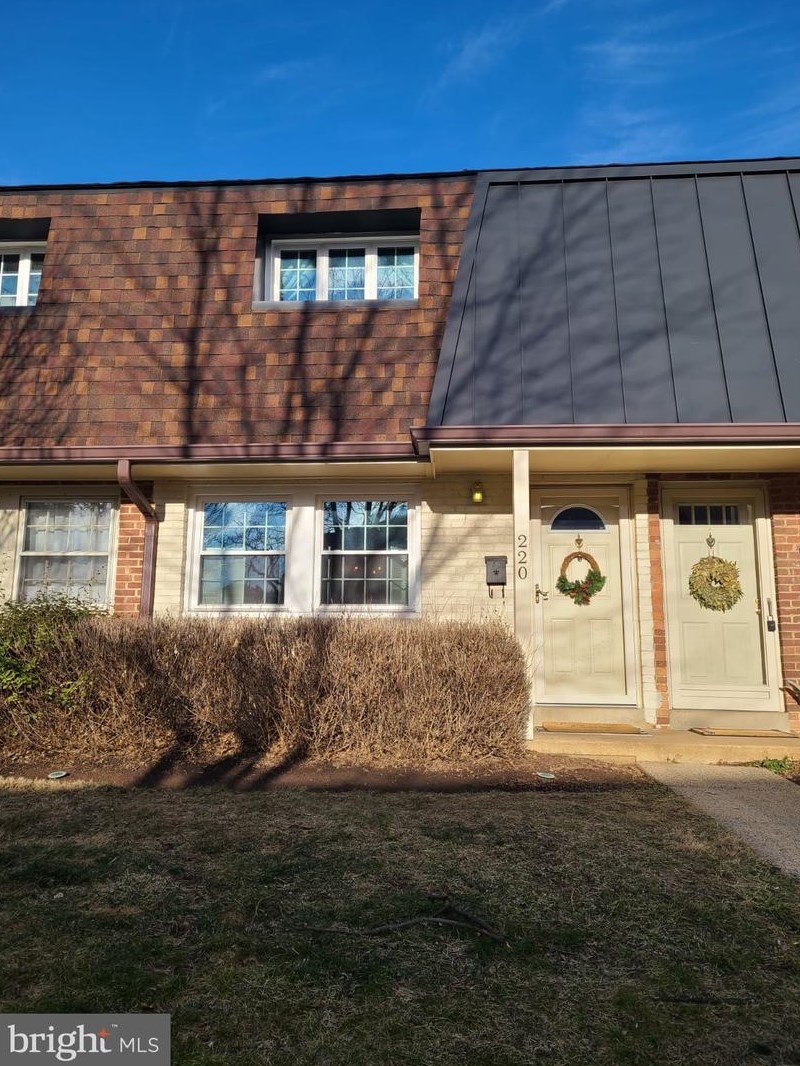 220 S Virginia Ave #82, Falls Church, VA 22046