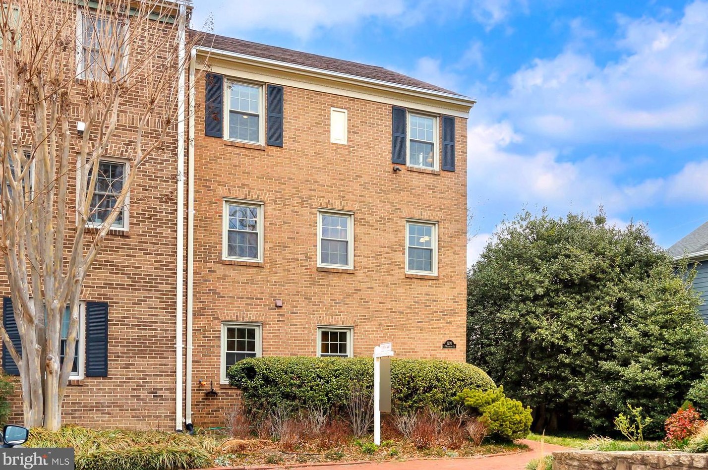1270 S Washington Street S, Falls Church, VA 22046