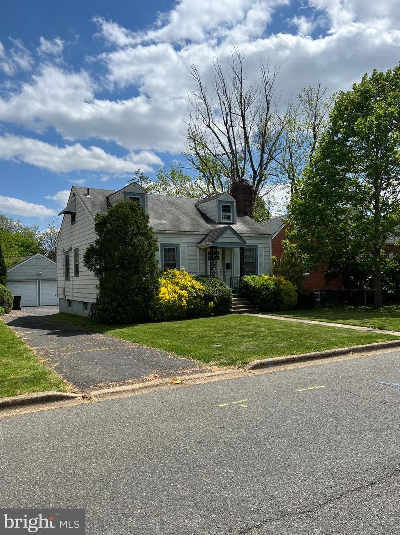 124 W George Mason Rd, Falls Church, VA 22046