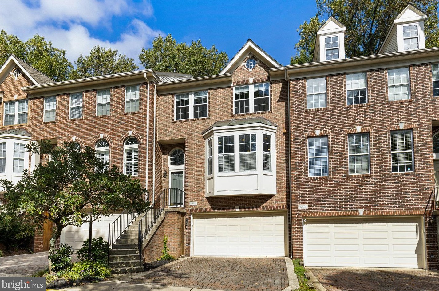 1310 S Washington St, Falls Church, VA 22046