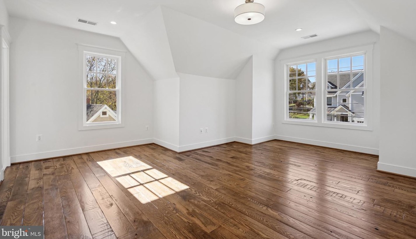 608 Jackson St, Falls Church VA  22046-2828 exterior