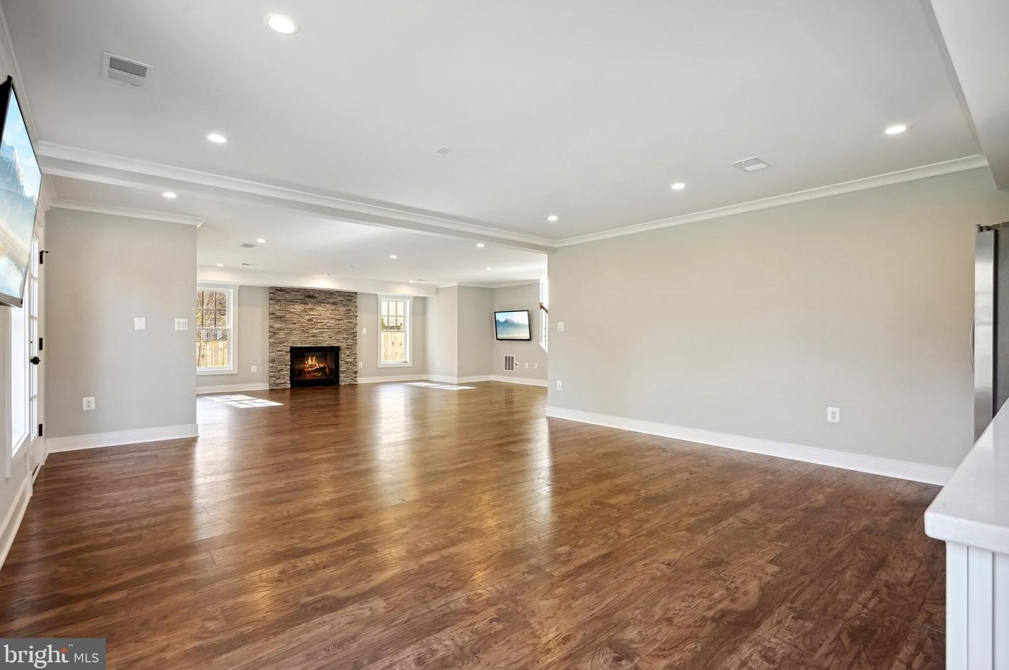 608 Jackson St, Falls Church VA  22046-2828 exterior