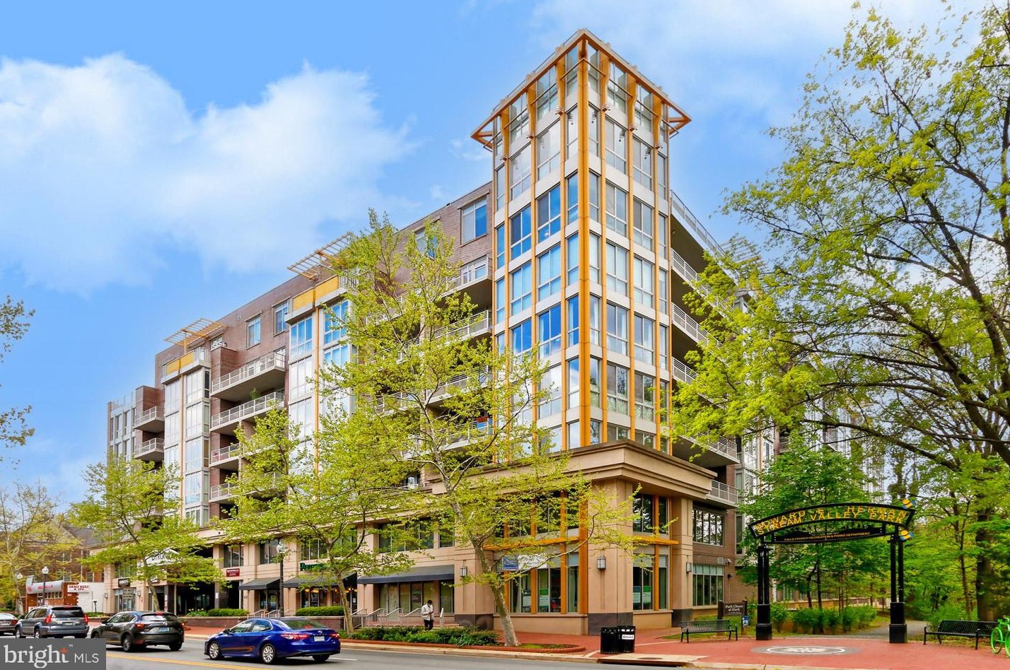 513 W Broad St #711, Falls Church, VA 22046