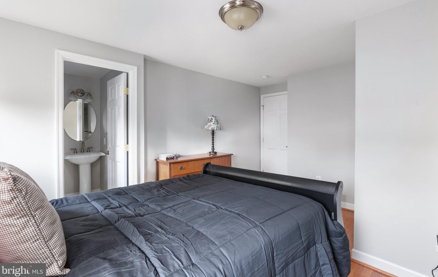 907 Lincoln Ave, Falls Church VA  22046-2512 exterior