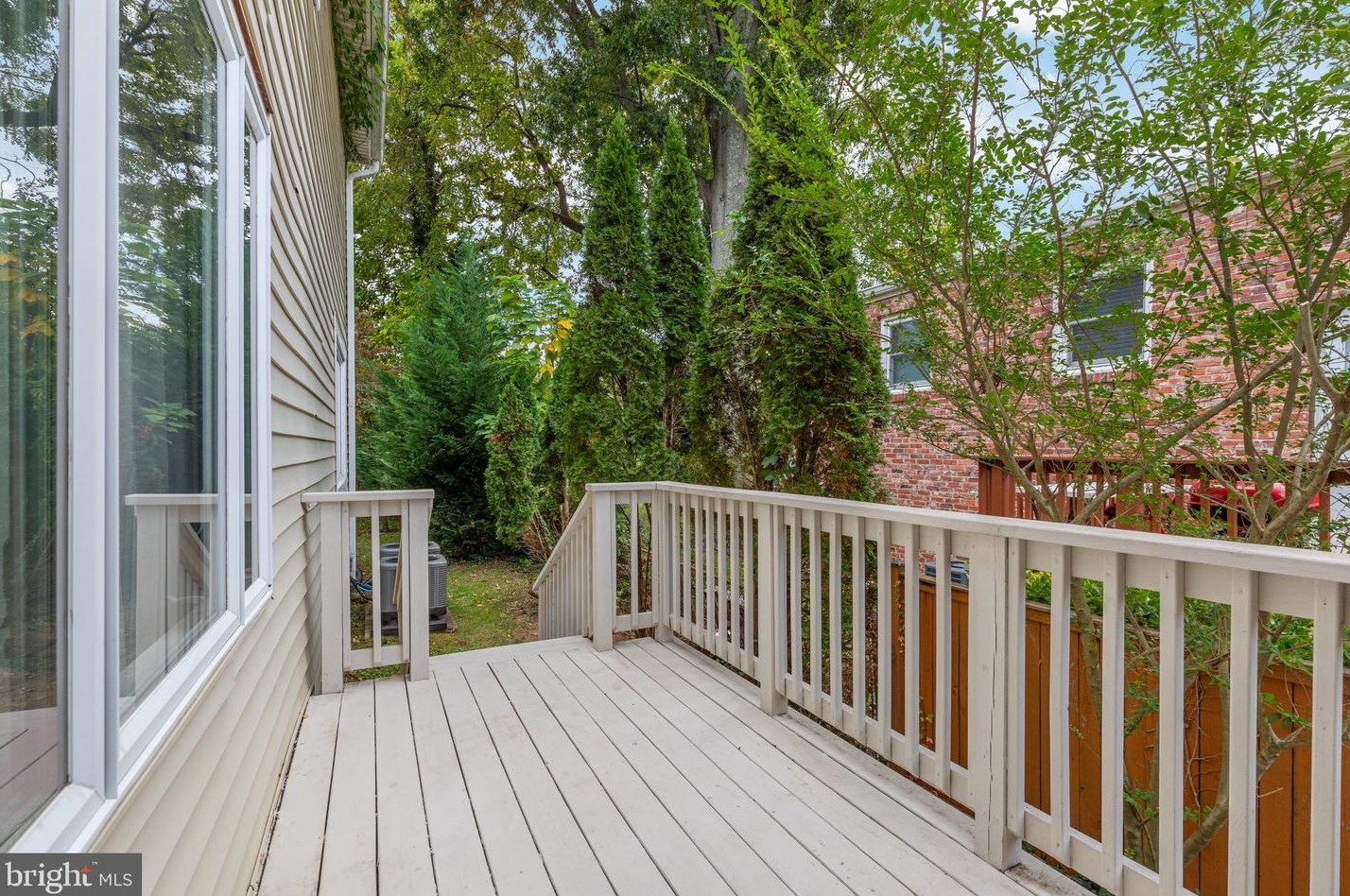 907 Lincoln Ave, Falls Church VA  22046-2512 exterior