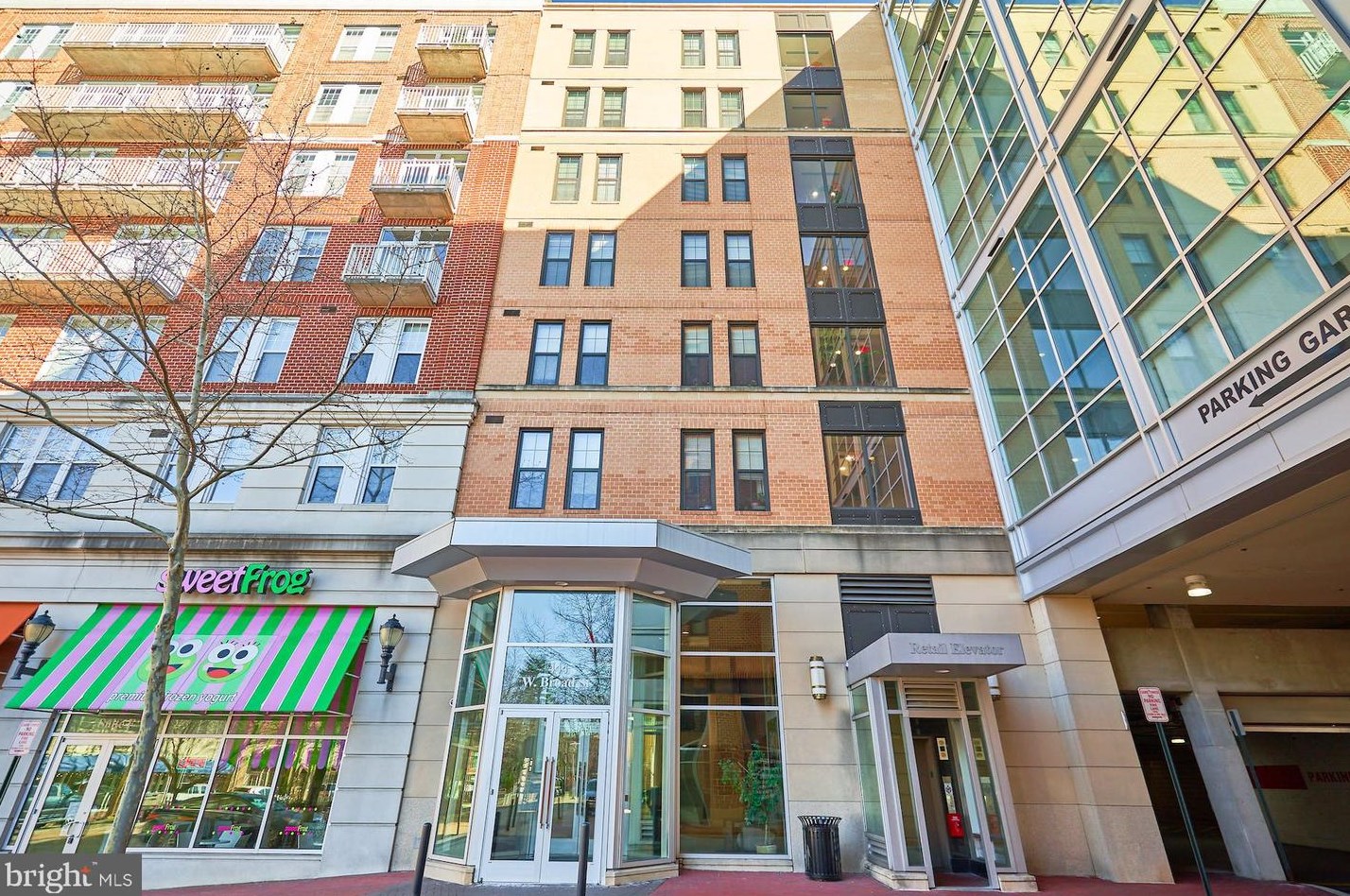 444 W Broad St #631, Falls Church, VA 22046