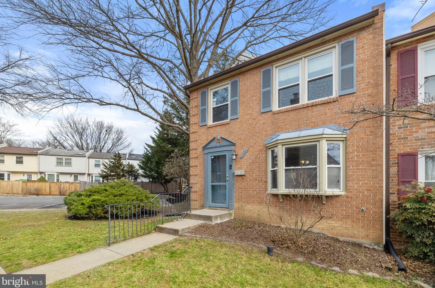 131 W Annandale Rd, Falls Church, VA 22046