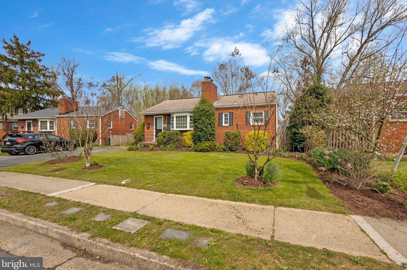 424 Sherrow Ave, Falls Church, VA 22046