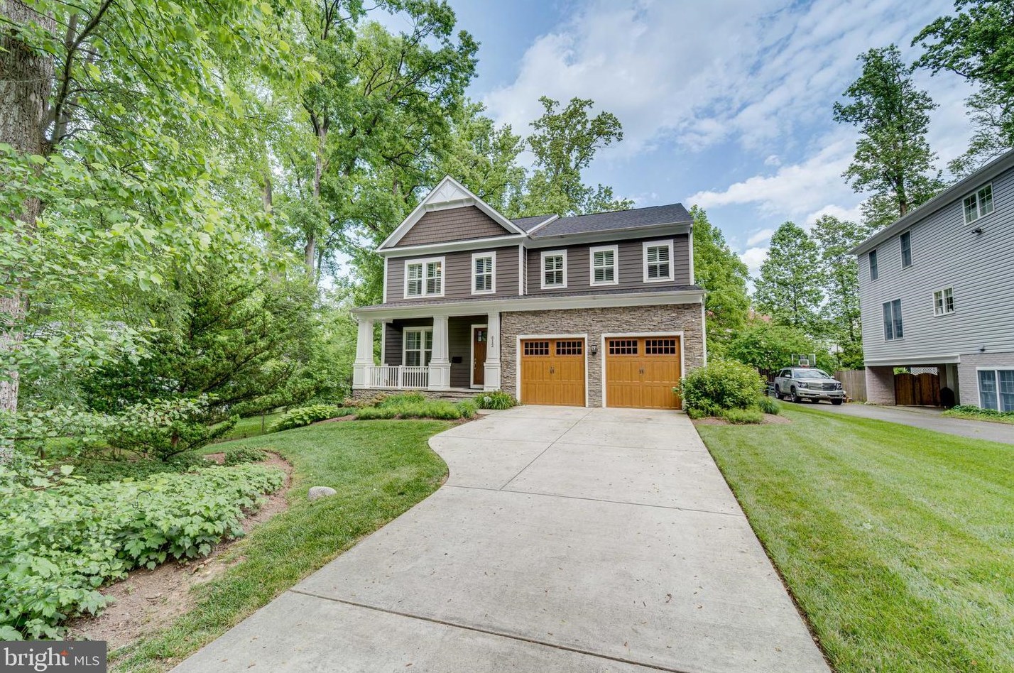612 Poplar Dr, Falls Church, VA 22046-2838