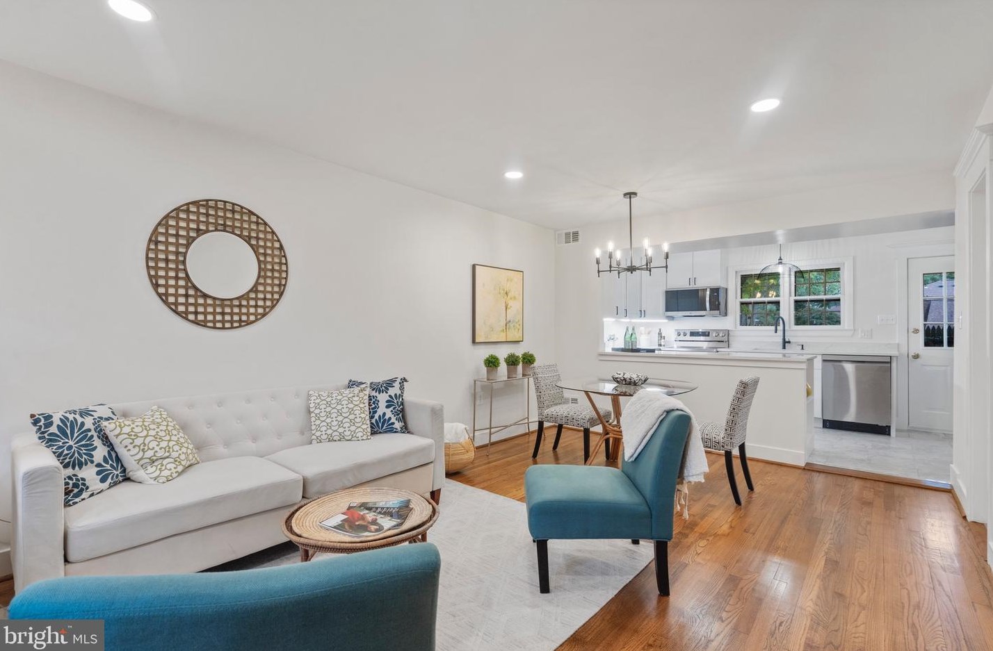 412 James Ct, Falls Church, VA 22046-4122