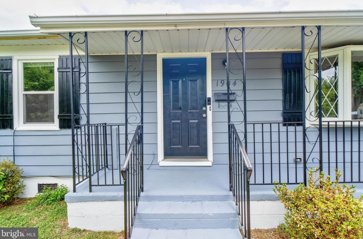 1904 New Kent St, Fredericksburg, VA 22401
