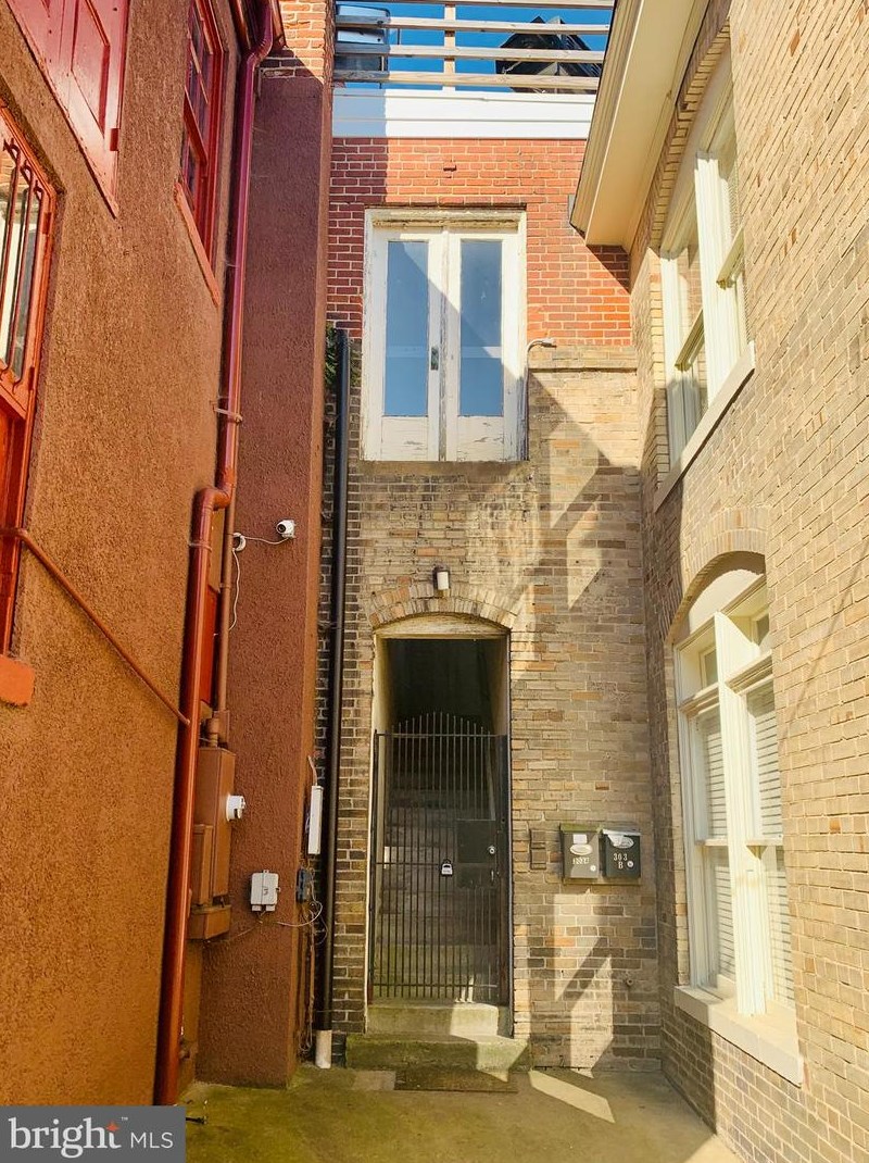 303 William St #a, Fredericksburg, VA 22401