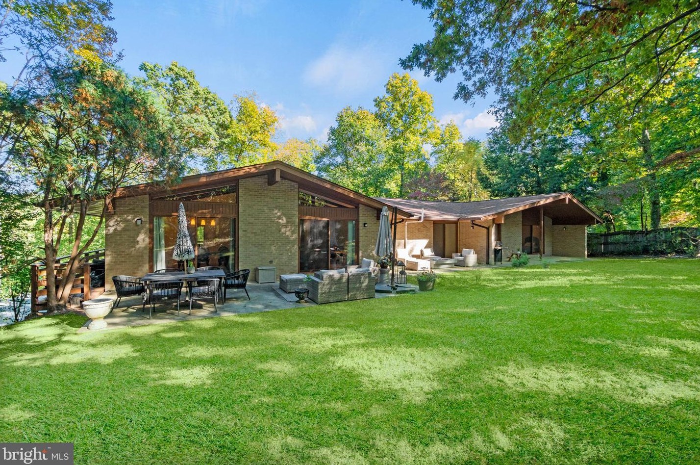321 Twin Lake Dr, Fredericksburg, VA 22401