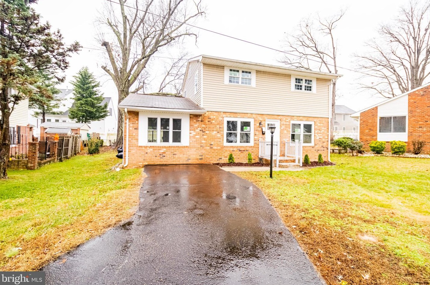 5 Arcade Ct, Fredericksburg, VA 22401