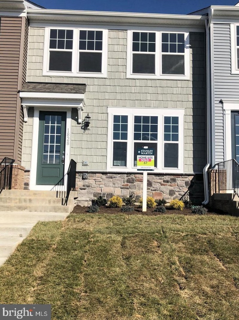 1828 Briscoe Ln, Fredericksburg, VA 22401