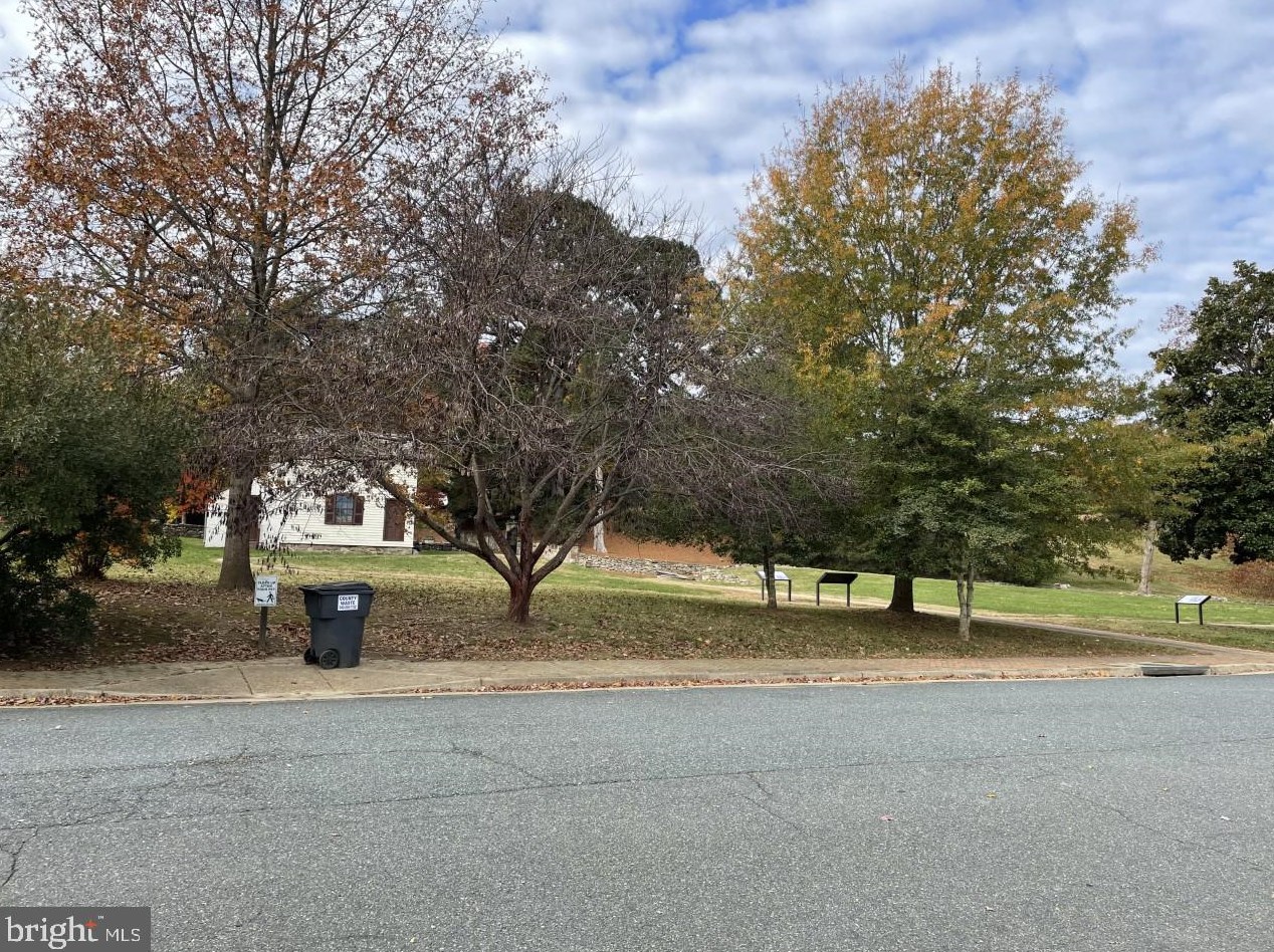 543 Willis St, Fredericksburg, VA 22401