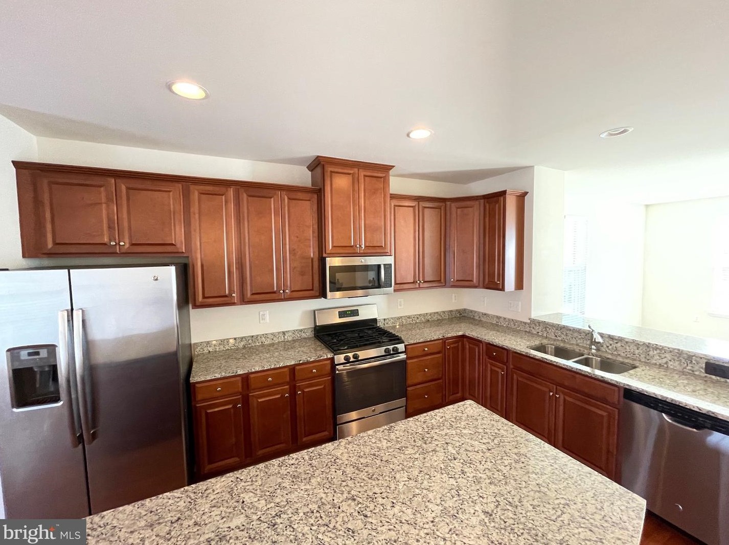 1126 Oakwood St, Fredericksburg, VA 22401