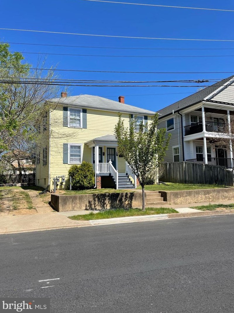 1417 Hanover St #apt B, Fredericksburg, VA 22401