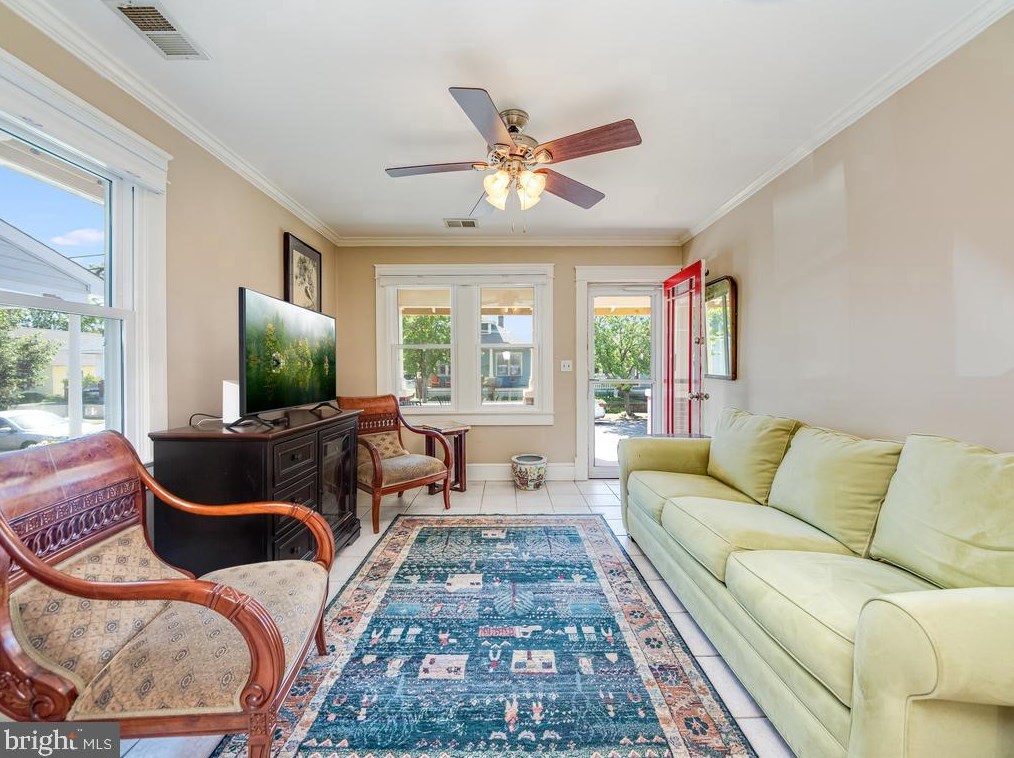 425 Bunker Hill St, Fredericksburg, VA 22401