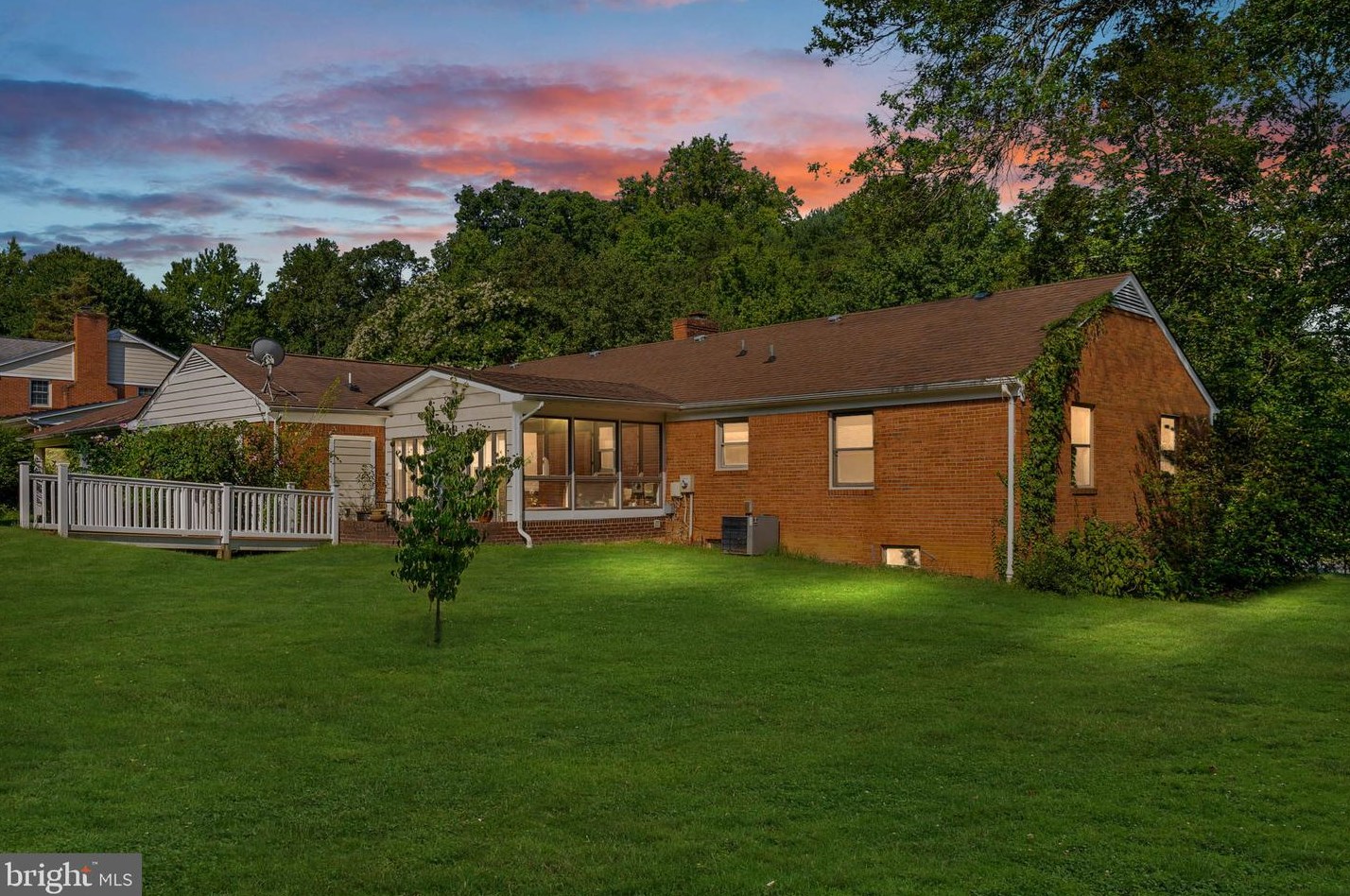 1109 Westwood Dr, Fredericksburg, VA 22401
