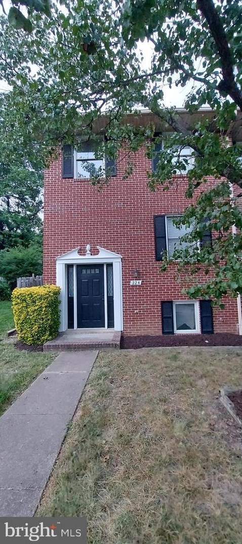 224 Farrell Ln, Fredericksburg, VA 22401