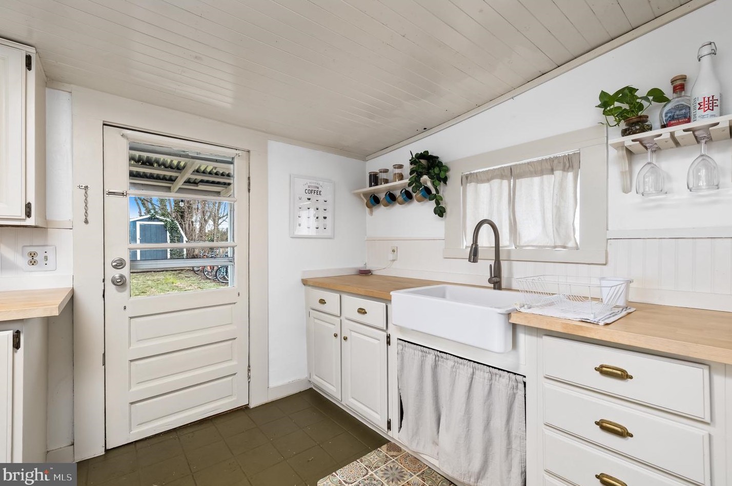 2622 Caroline St, Fredericksburg VA  22401-3229 exterior