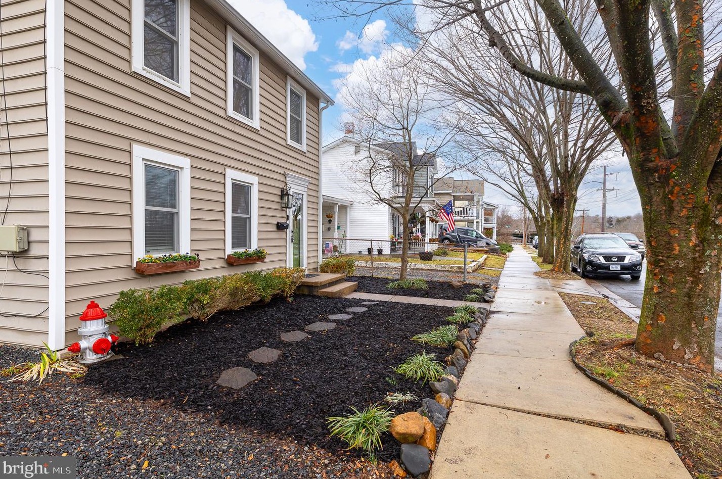 2622 Caroline St, Fredericksburg VA  22401-3229 exterior