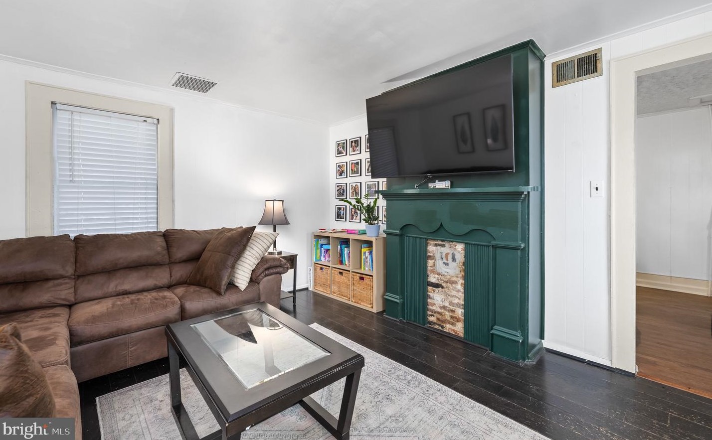 2622 Caroline St, Fredericksburg VA  22401-3229 exterior