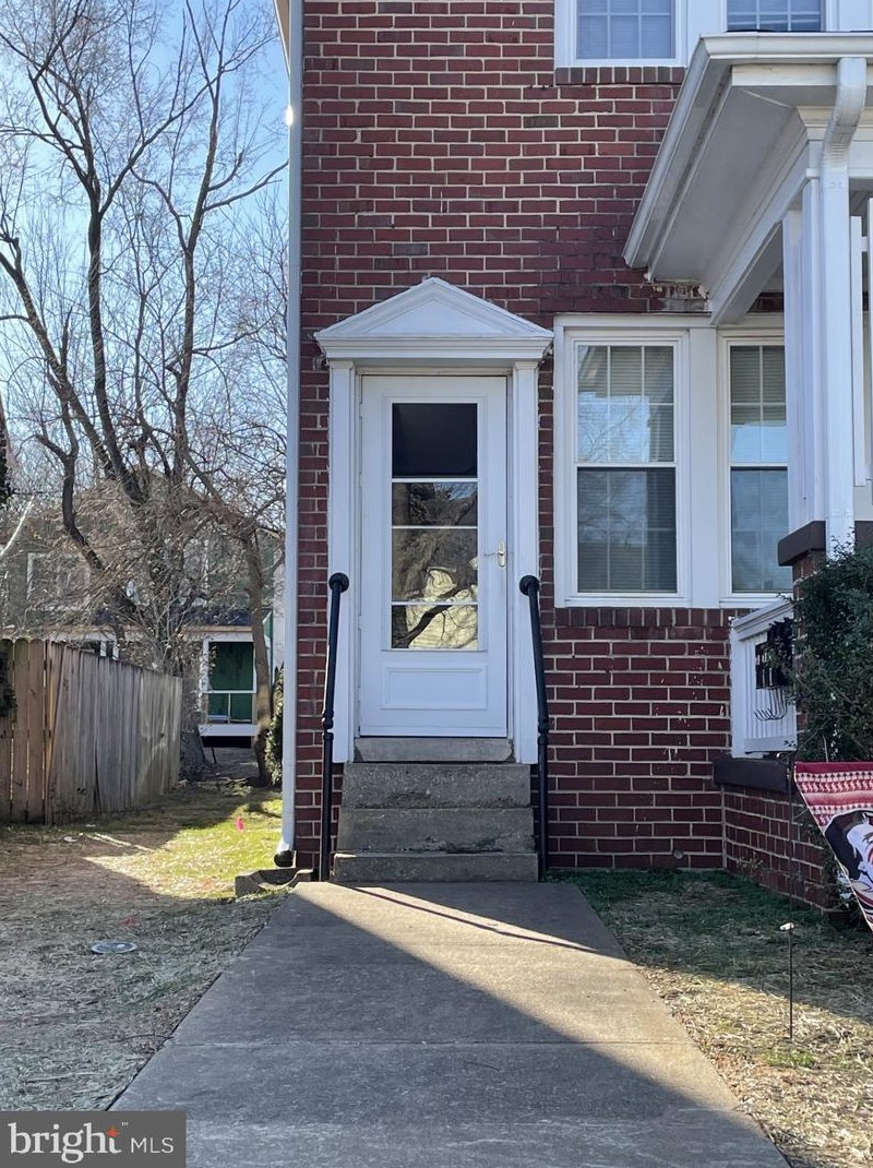916 William St #apt 1, Fredericksburg, VA 22401