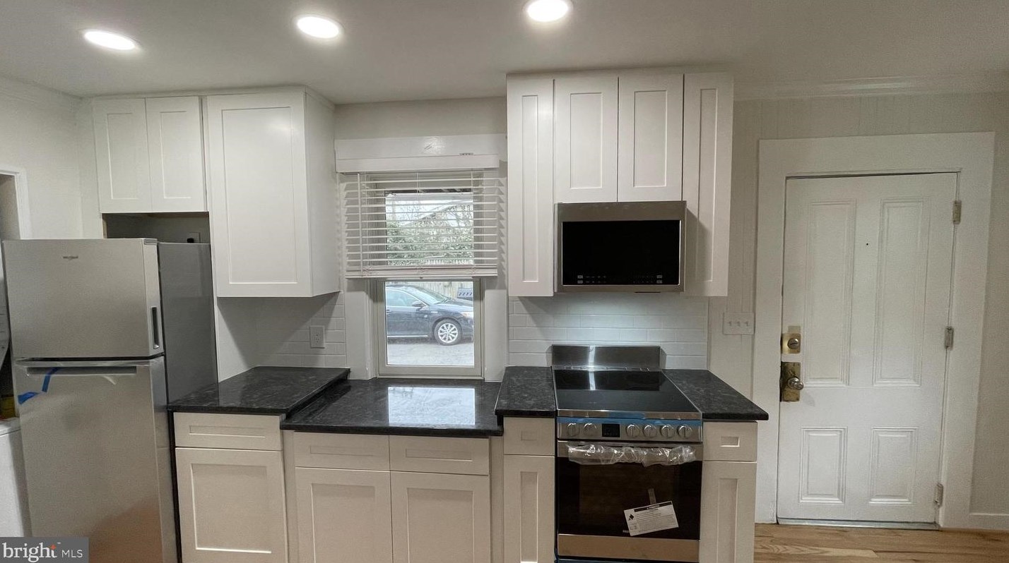 205 Hawke St #a, Fredericksburg, VA 22401