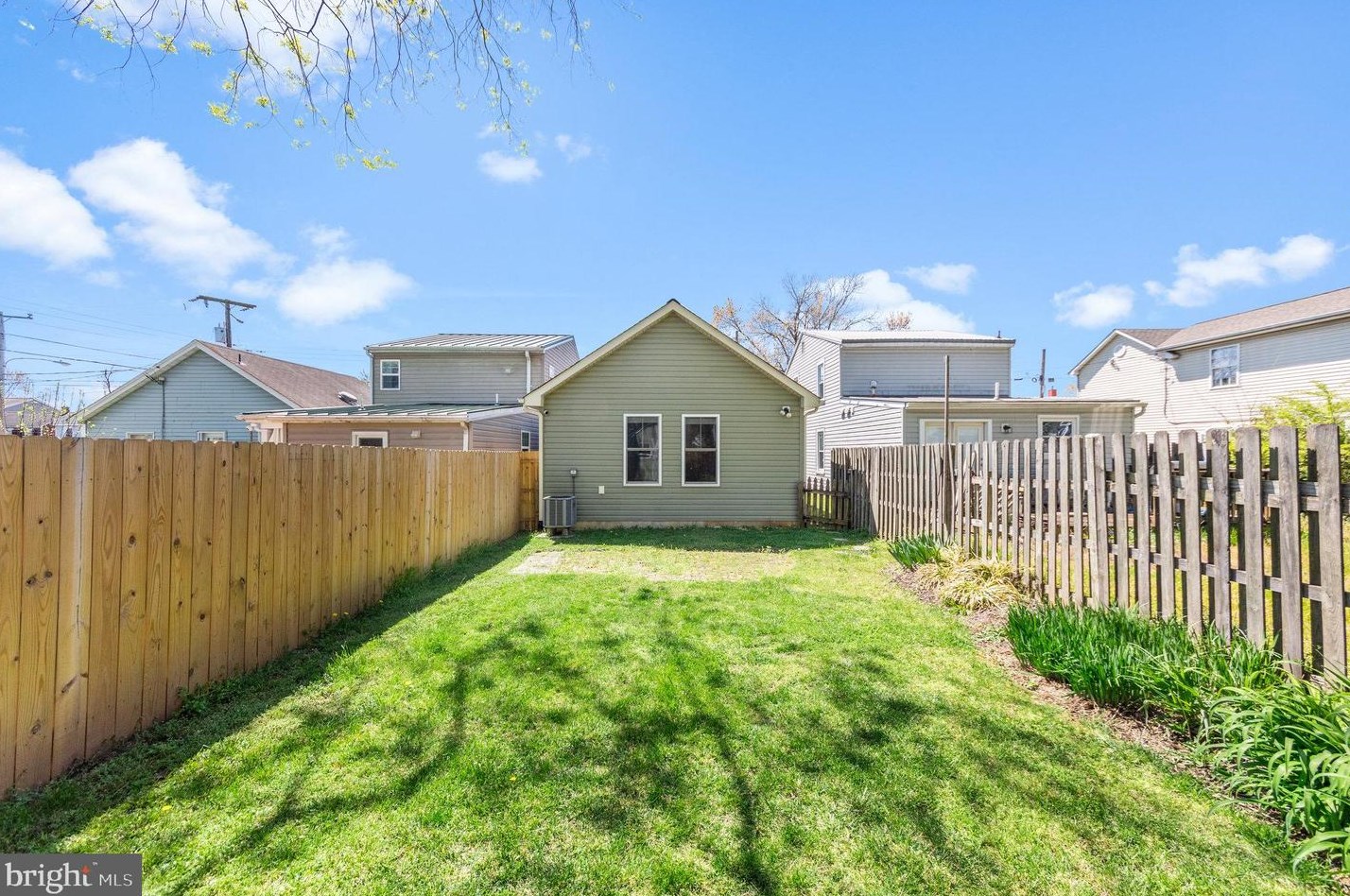 1805 Washington Ave, Fredericksburg VA  22401-3550 exterior