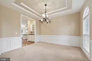 1019 E Kensington Cir, Fredericksburg, VA 22401 - Photo 6