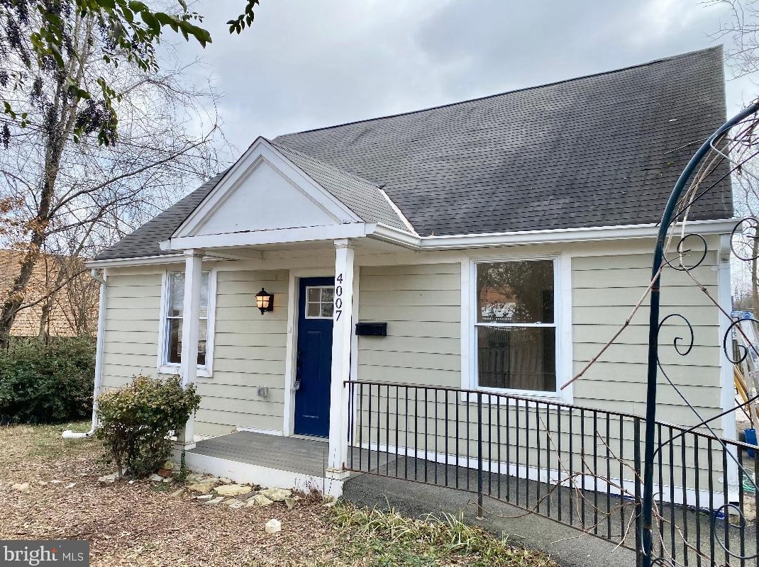 4007 Chestnut St, Fairfax, VA 22030-5240