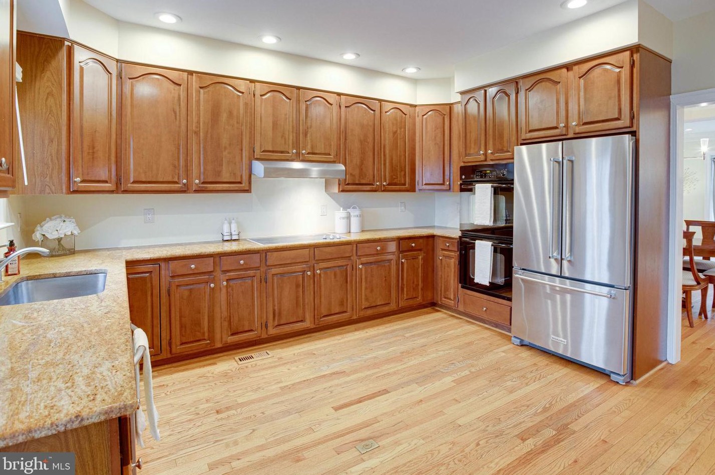 10416 Breckinridge Ln, Fairfax, VA 22030-3418