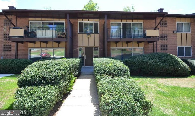 10027 Mosby Woods Dr, Fairfax, VA 22030-1708