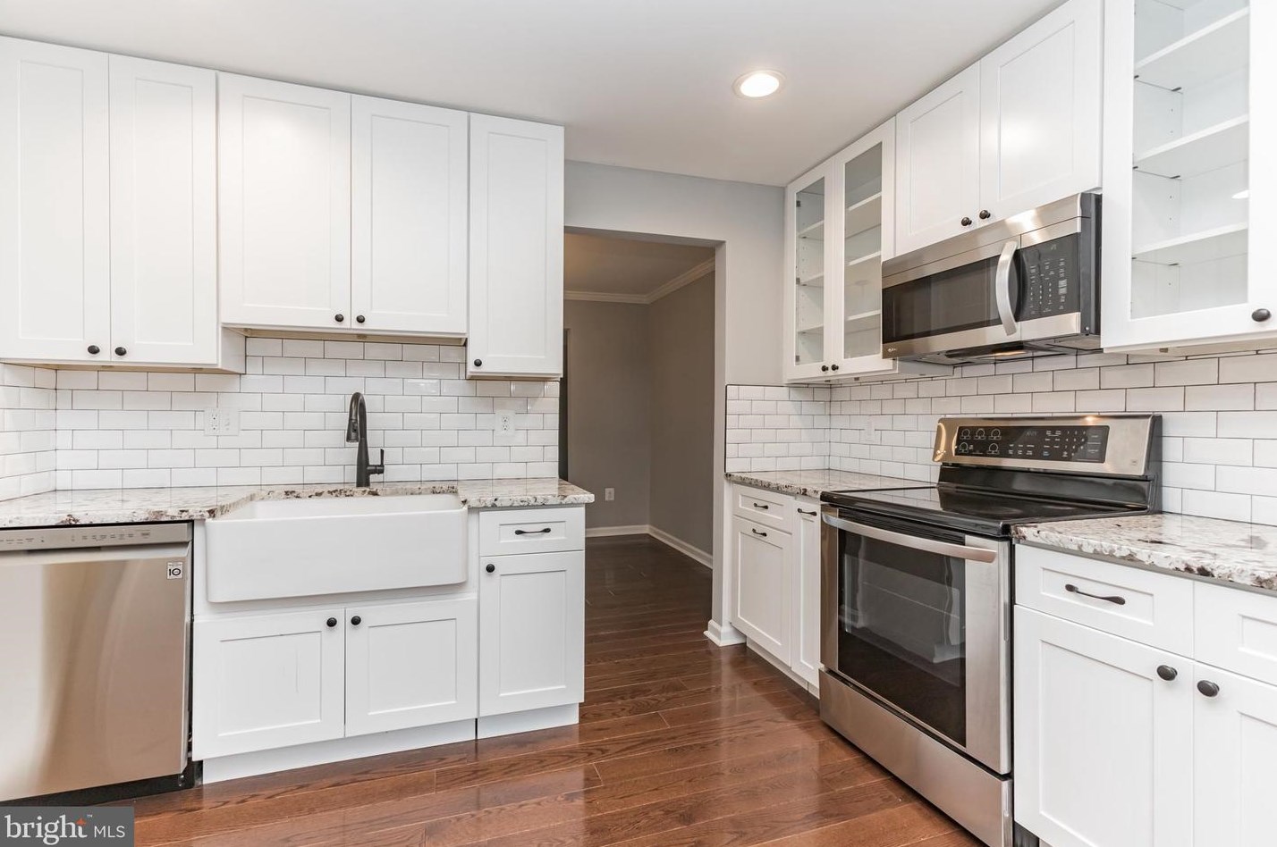 10414 Armstrong St, Fairfax VA  22030-3616 exterior