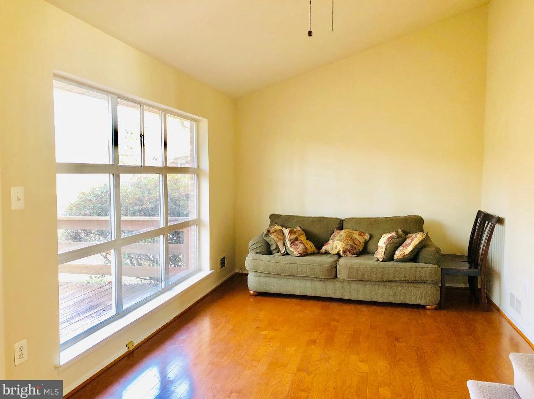 10316 Forest Ave, Fairfax VA  22030-3530 exterior