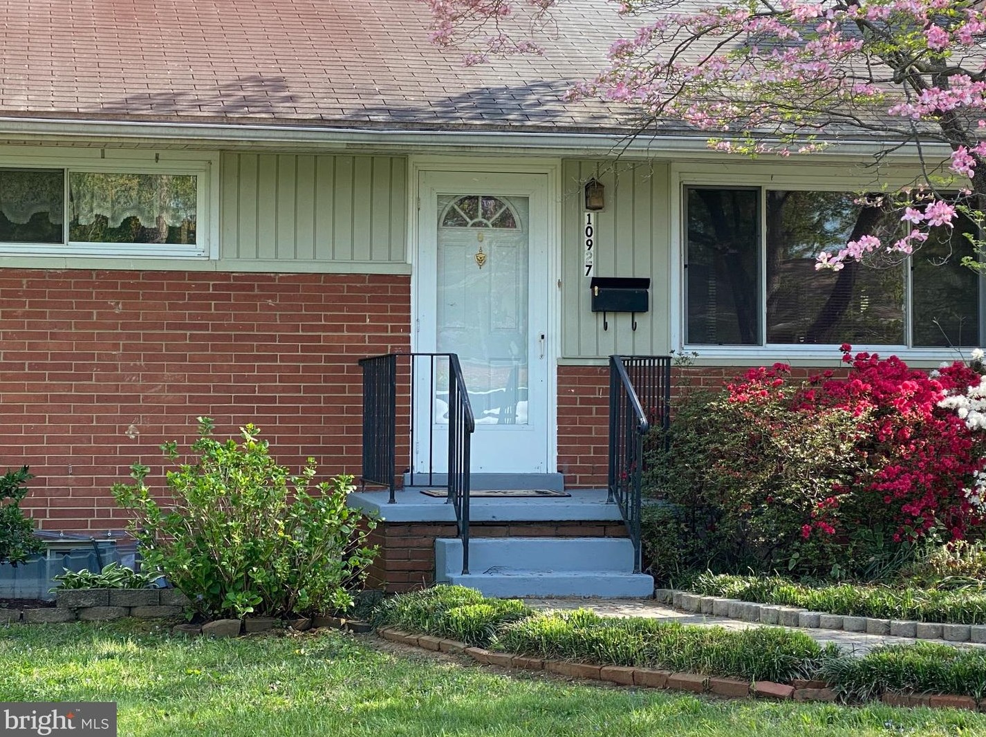 10927 Fairchester Dr, Fairfax, VA 22030-4833
