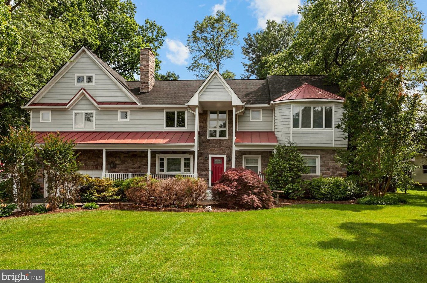10517 Oak Pl, Fairfax, VA 22030-2813