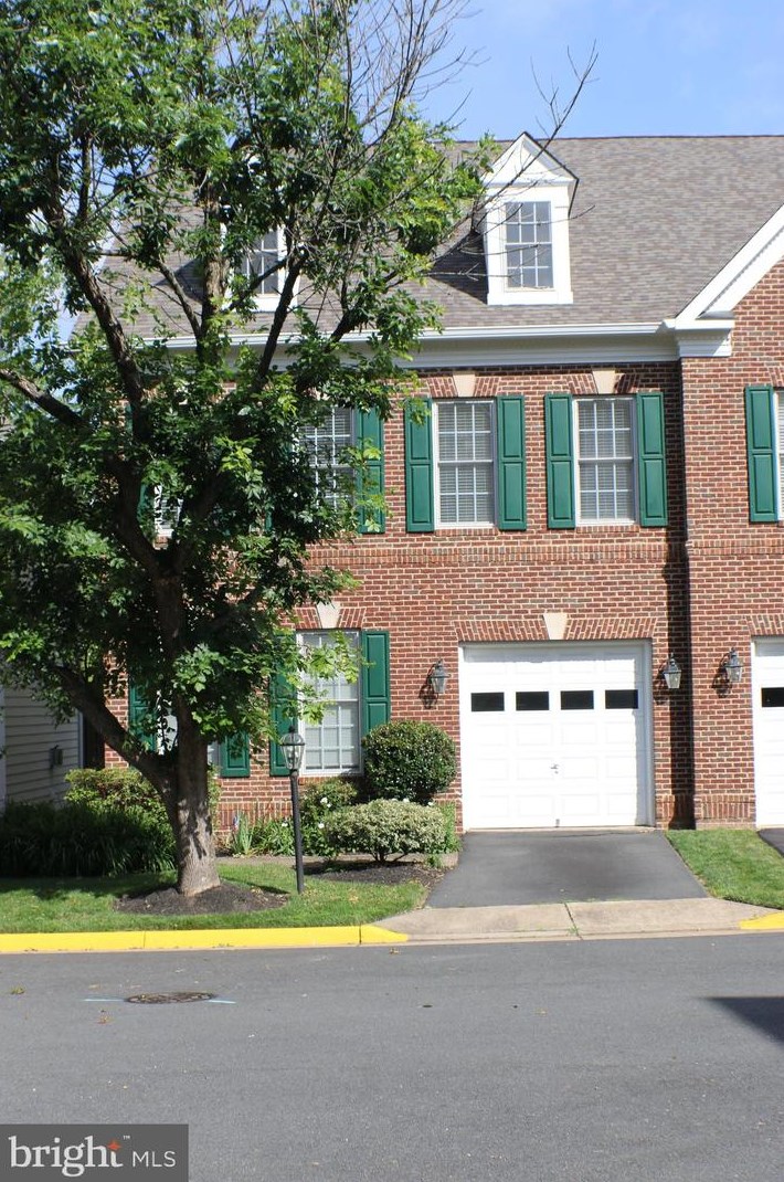 4322 Excelsior Pl, Fairfax, VA 22030-4278