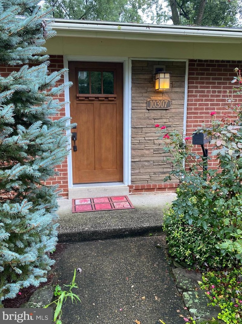 10307 Forest Ave, Fairfax VA  22030-3529 exterior