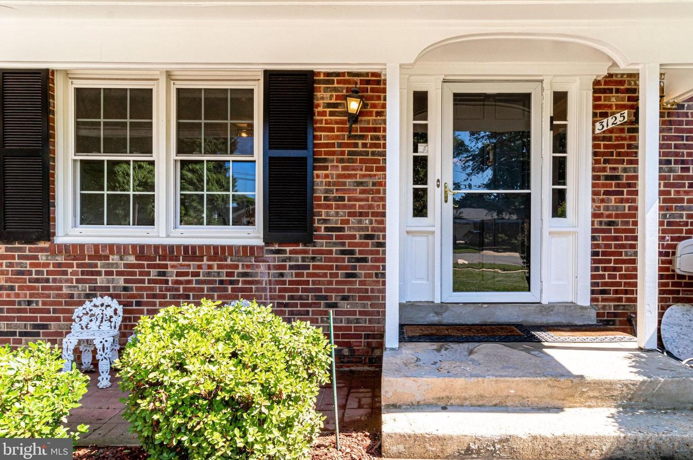 3125 Plantation Pkwy, Fairfax, VA 22030-2117