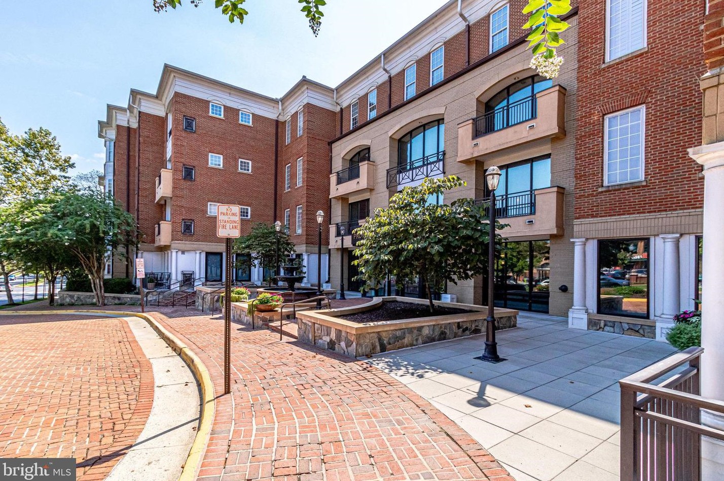 10328 Sager Ave #203, Fairfax, VA 22030