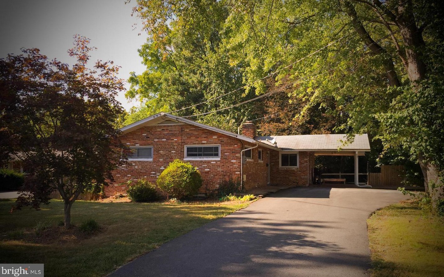 9920 Pinehurst Ave, Fairfax VA  22030-2031 exterior