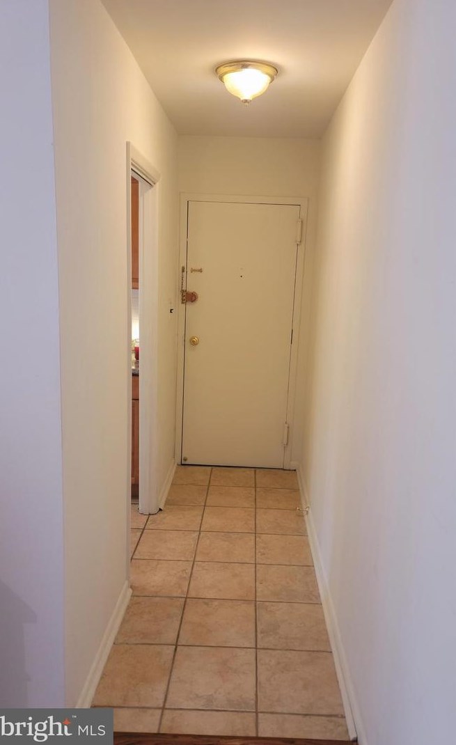 3931 Lyndhurst Dr, Fairfax, VA 22031-3719