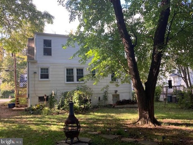 4025 Woodland Dr, Fairfax, VA 22030-5103