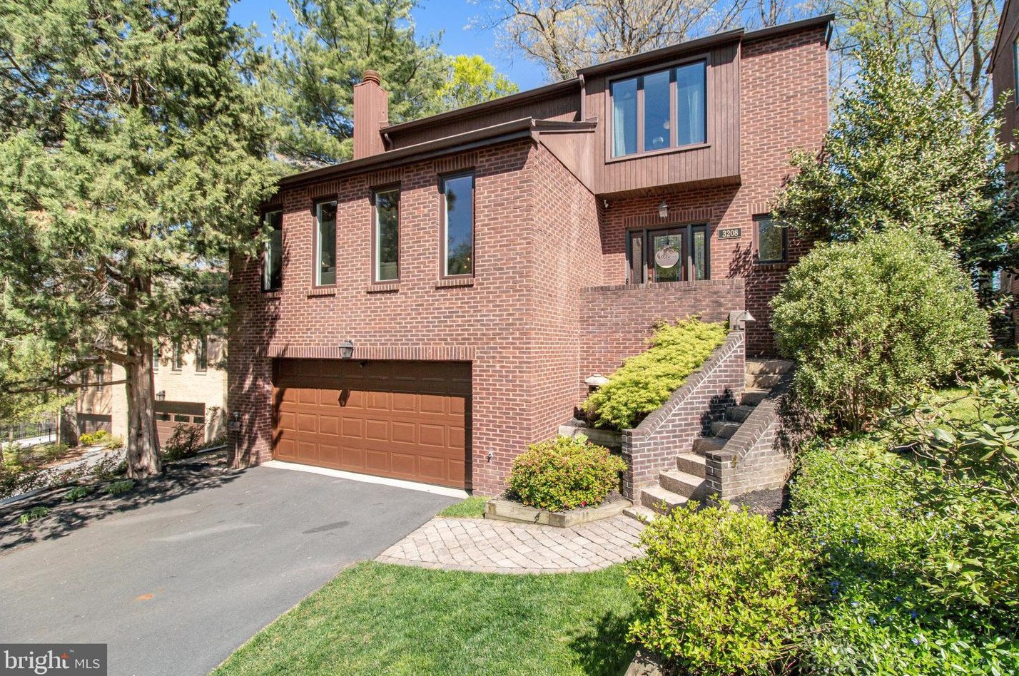 3208 Beech Tree Ct, Fairfax, VA 22030-1603