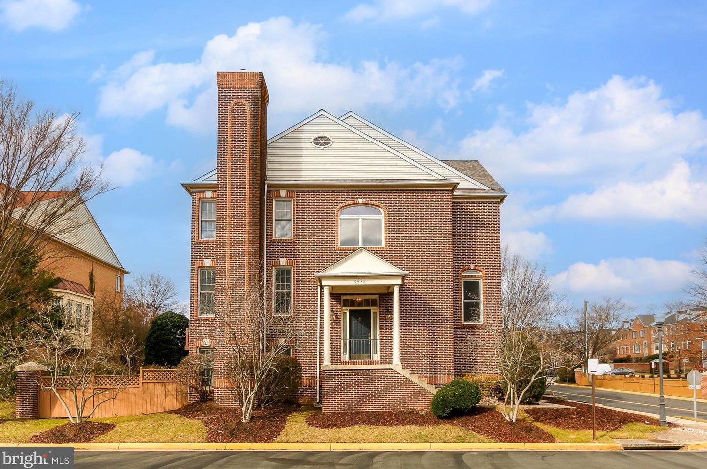 10493 West Dr, Fairfax, VA 22030-8124
