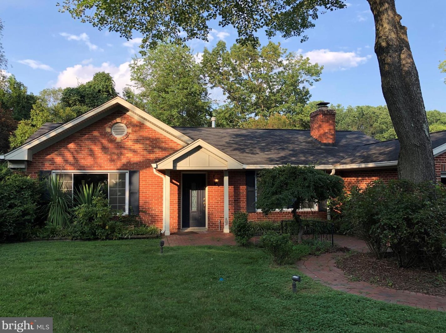3600 Embassy Ln, Fairfax, VA 22030