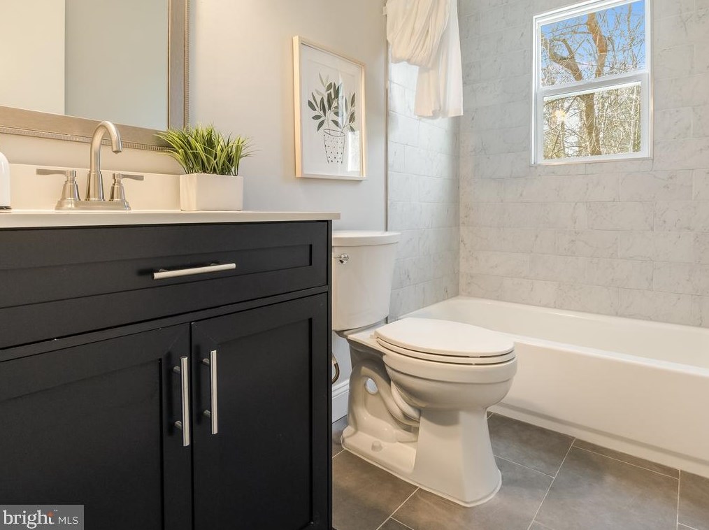 10126 Dwight Ave, Fairfax VA  22032-1034 exterior